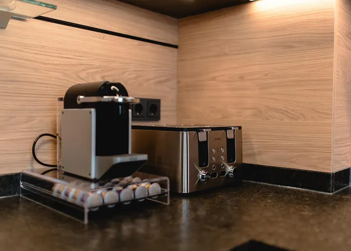 Ellis * オーバータウエルン