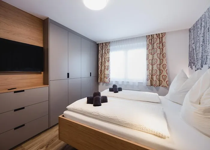 Ellis * オーバータウエルン